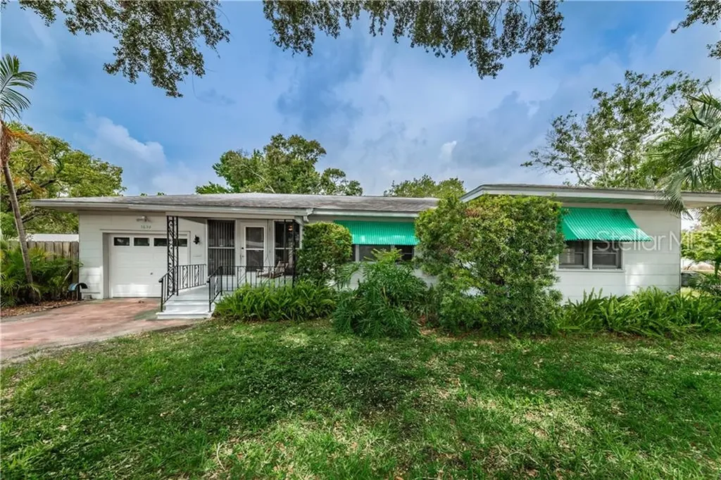 1630 49th Street N St Petersburg FL 33710