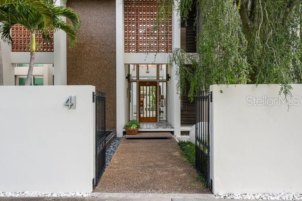 41 Bering Street Tampa FL 33606