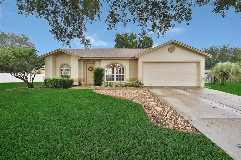 817 Hunt Drive Lake Wales FL 33853