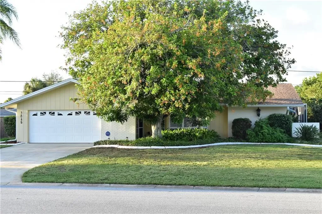 3845 Allenwood Street Sarasota FL 34232