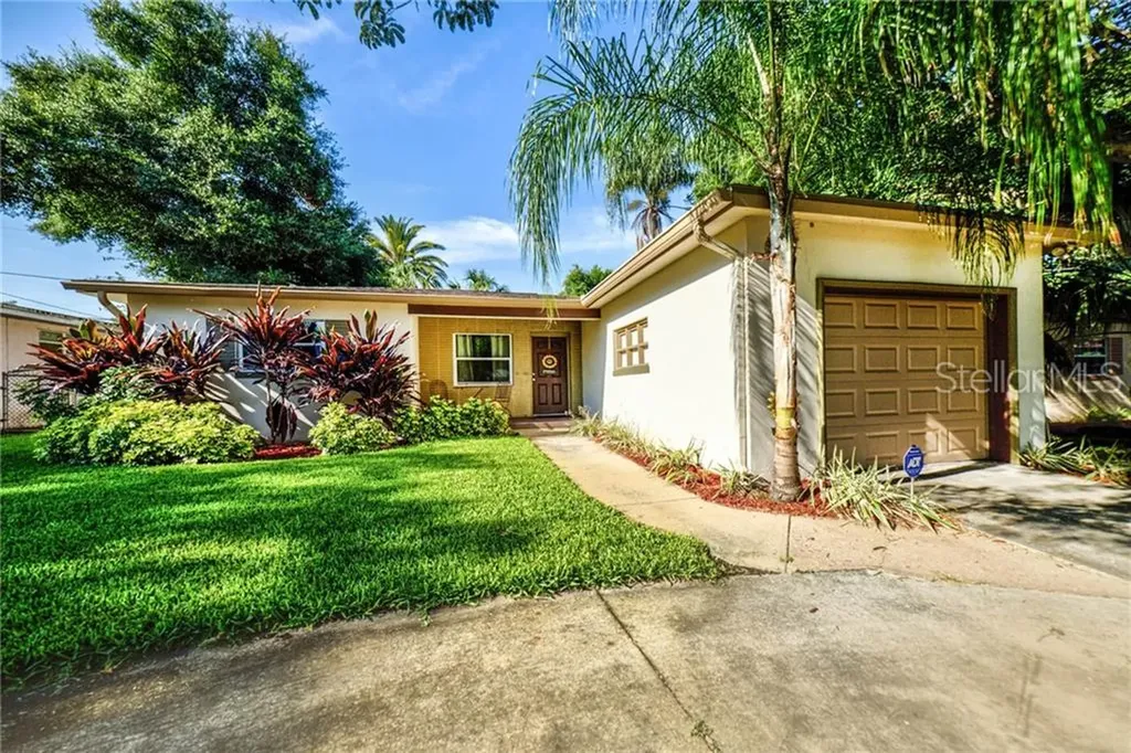 8328 41st Avenue N St Petersburg FL 33709