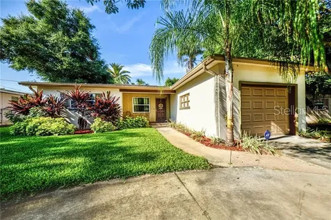 8328 41st Avenue N St Petersburg FL 33709