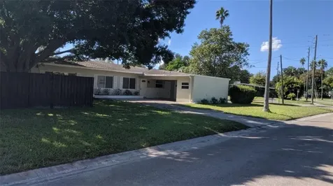 4047 Overlook Drive NE St Petersburg FL 33703