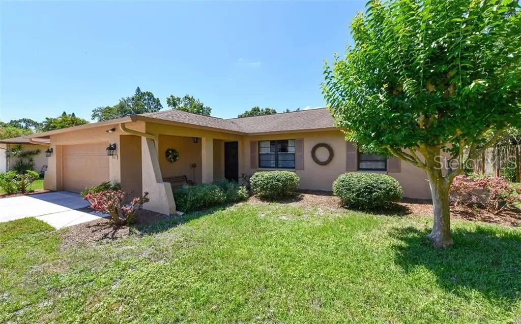 912 Cypress Wood Lane Sarasota FL 34243