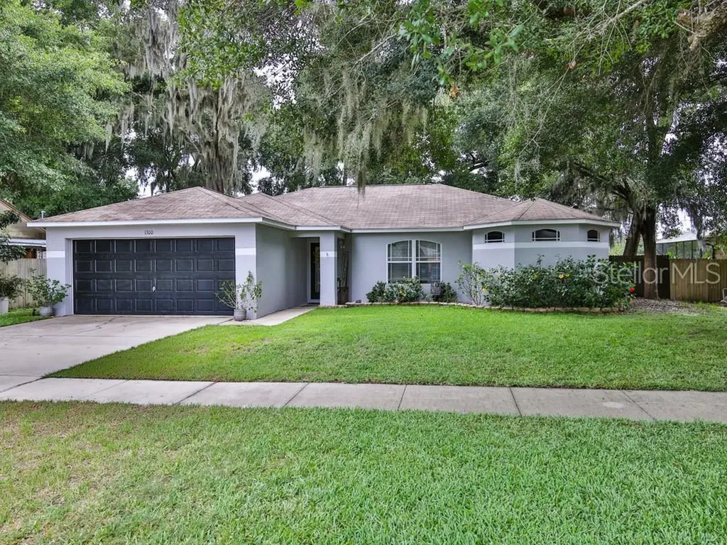1300 Dartmoor Avenue Deltona FL 32738