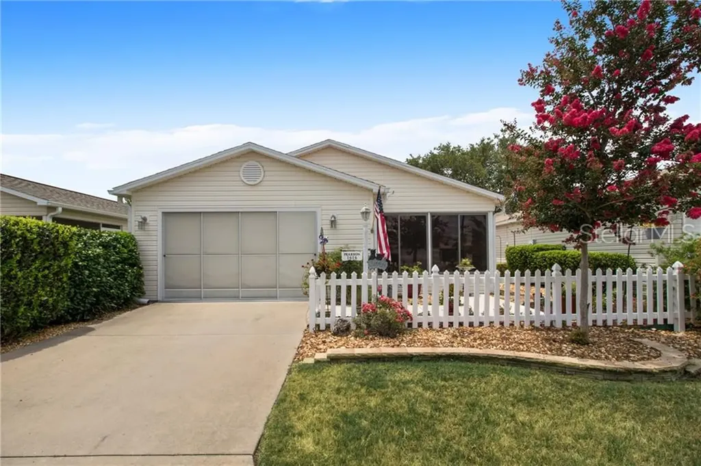 1616 Navidad Street The Villages FL 32162