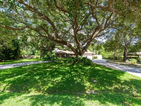 6215 Ravenwood Drive Sarasota FL 34243