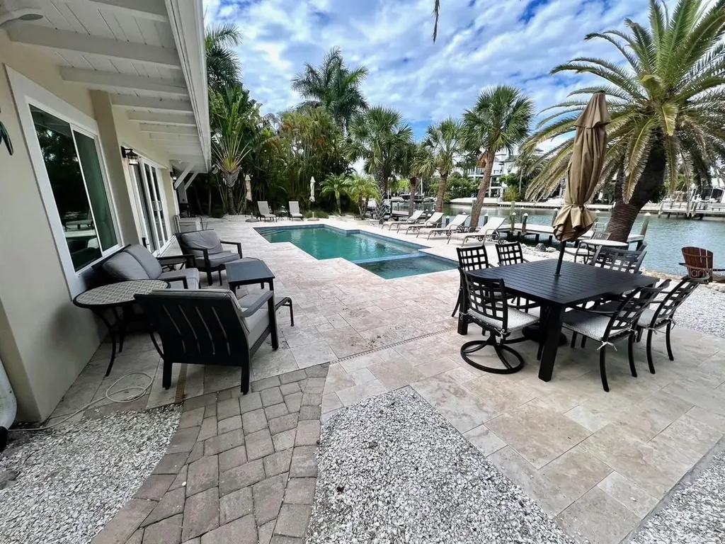 39 S Polk Drive Sarasota FL 34236