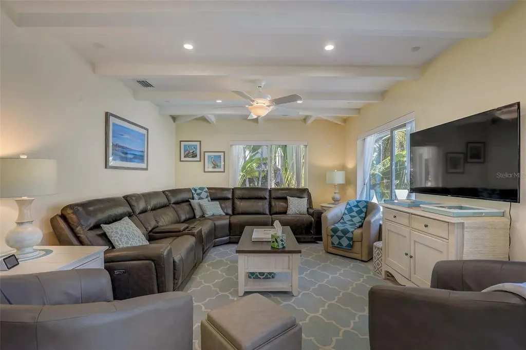 39 S Polk Drive Sarasota FL 34236
