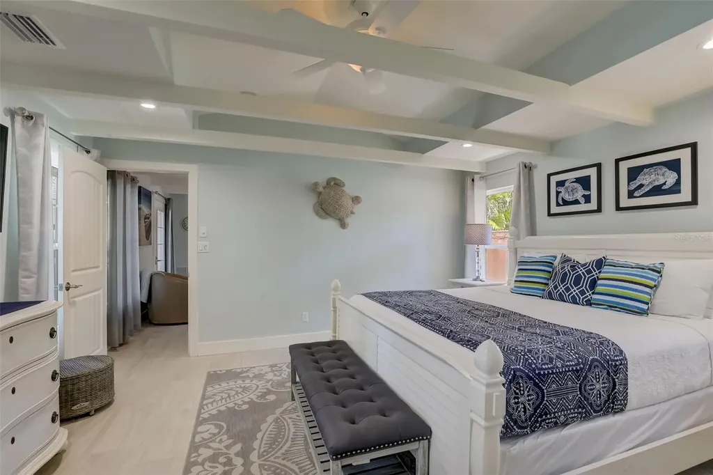 39 S Polk Drive Sarasota FL 34236