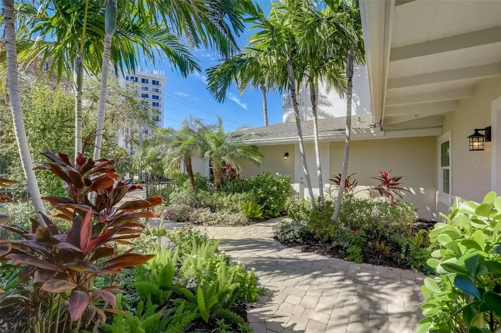 39 S Polk Drive Sarasota FL 34236