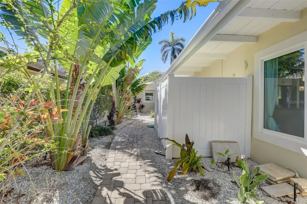 39 S Polk Drive Sarasota FL 34236