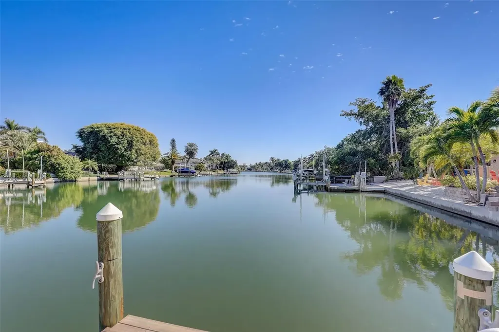 39 S Polk Drive Sarasota FL 34236