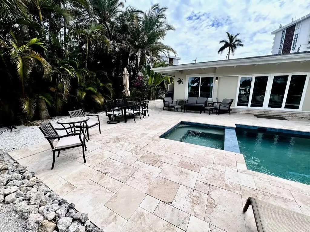 39 S Polk Drive Sarasota FL 34236