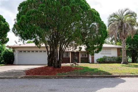 3007 N Lakeview Court Eustis FL 32726