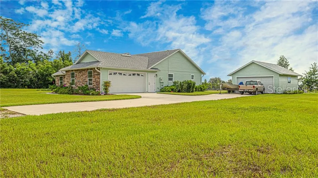 40420 W 1st Avenue Umatilla FL 32784