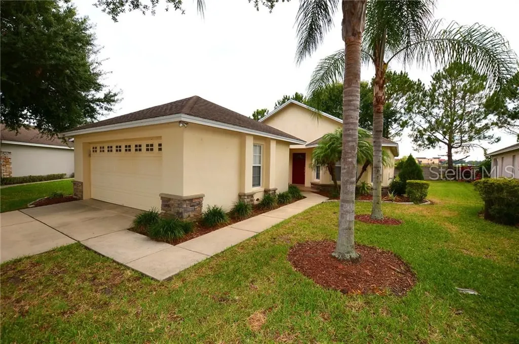 689 Lake Clark Place Lakeland FL 33813