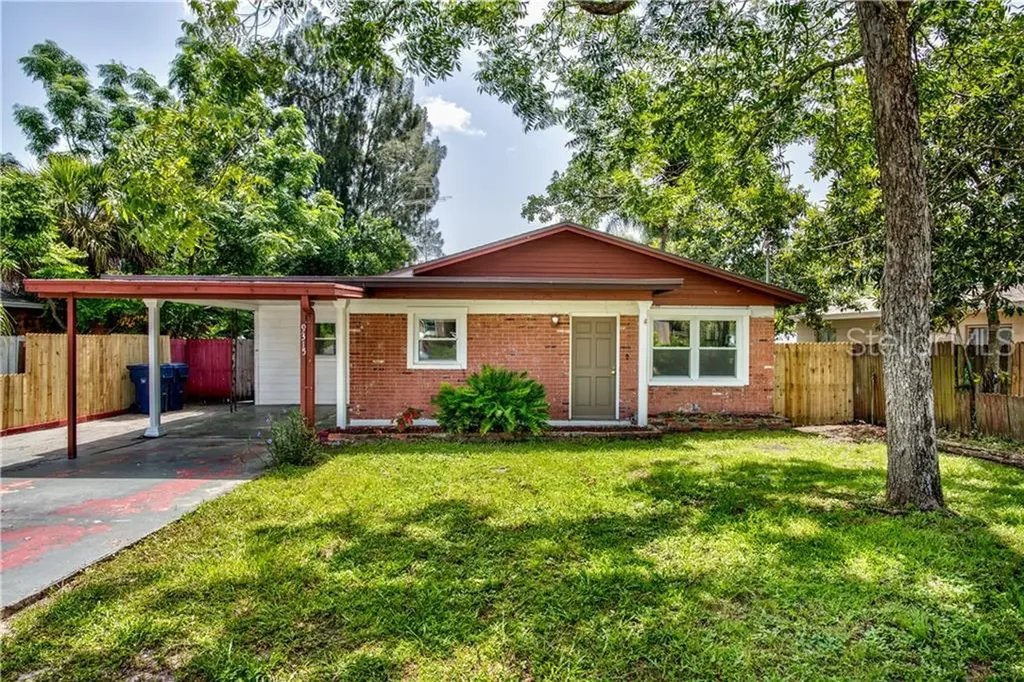 9315 N Oakleaf Avenue Tampa FL 33612