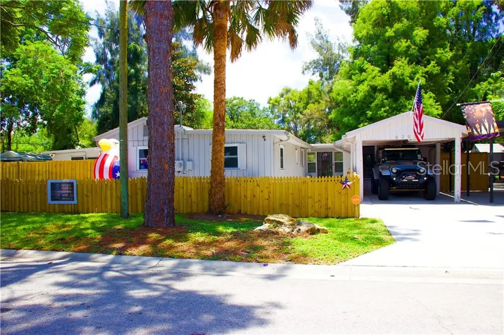 6202 60th Avenue N St Petersburg FL 33709