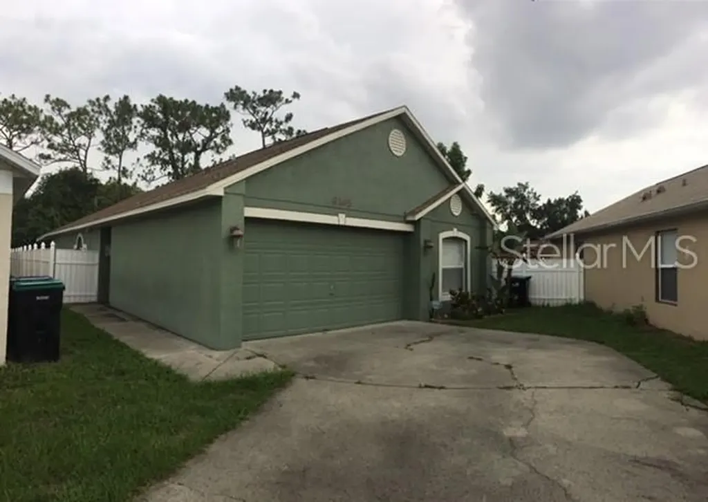 8165 Golden Chickasaw Circle Orlando FL 32825