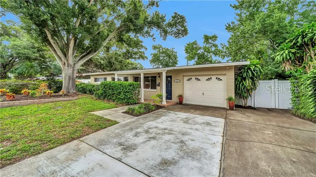 5640 24th Avenue N St Petersburg FL 33710