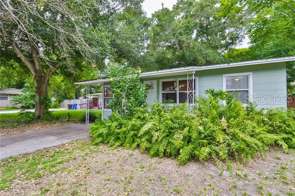 3652 Queen Street N St Petersburg FL 33713