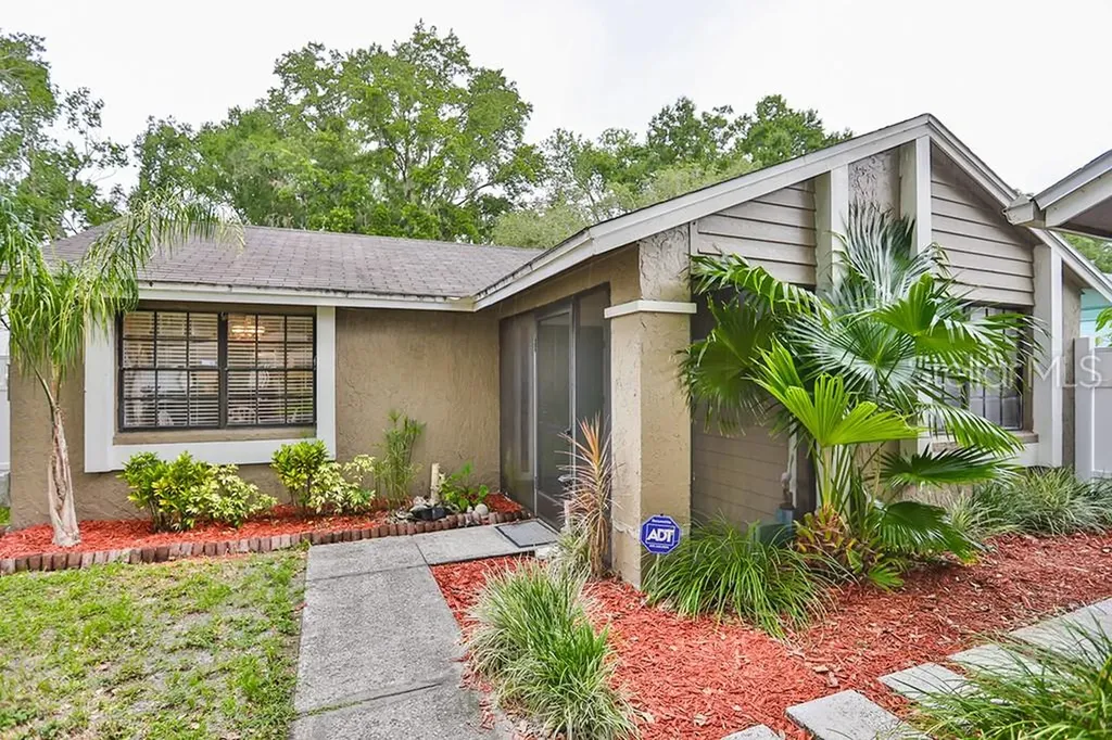 16018 Grass Lake Drive Tampa FL 33618