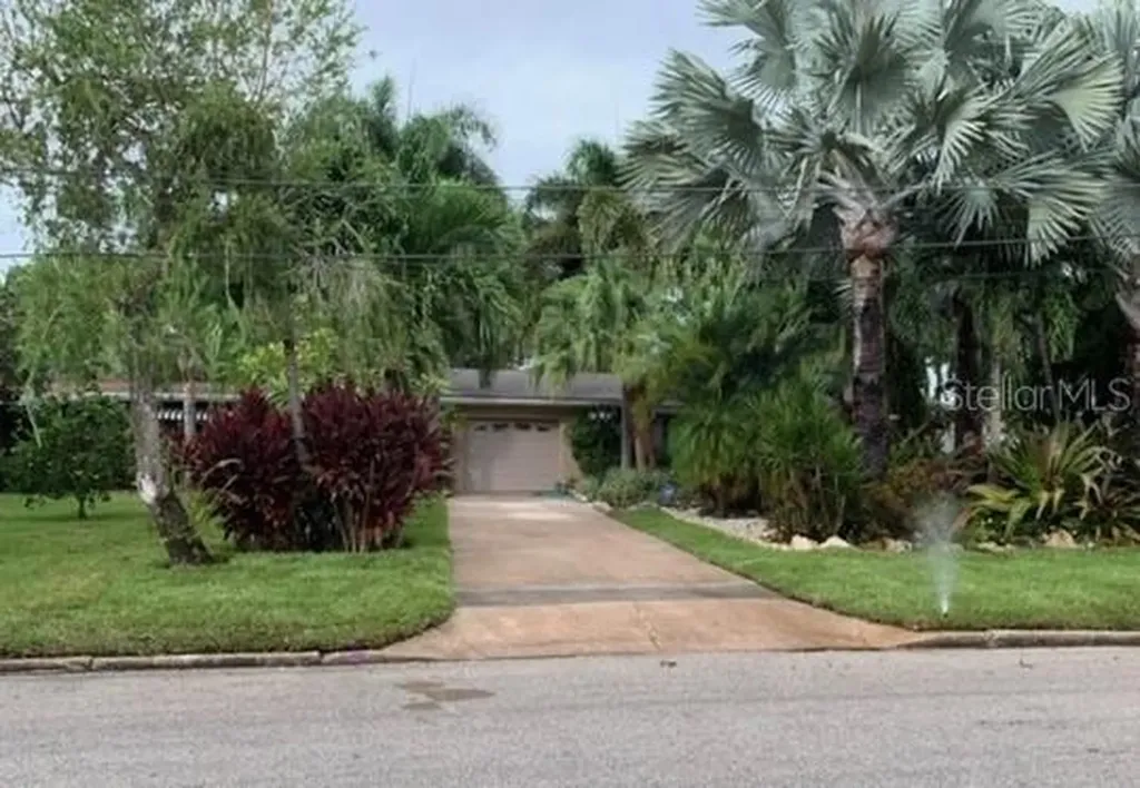 4424 Huntington Street NE St Petersburg FL 33703