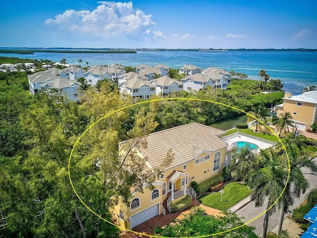 811 Jungle Queen Way Longboat Key FL 34228