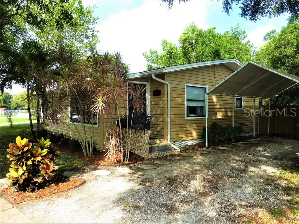 5530 Crissman Drive N St Petersburg FL 33714