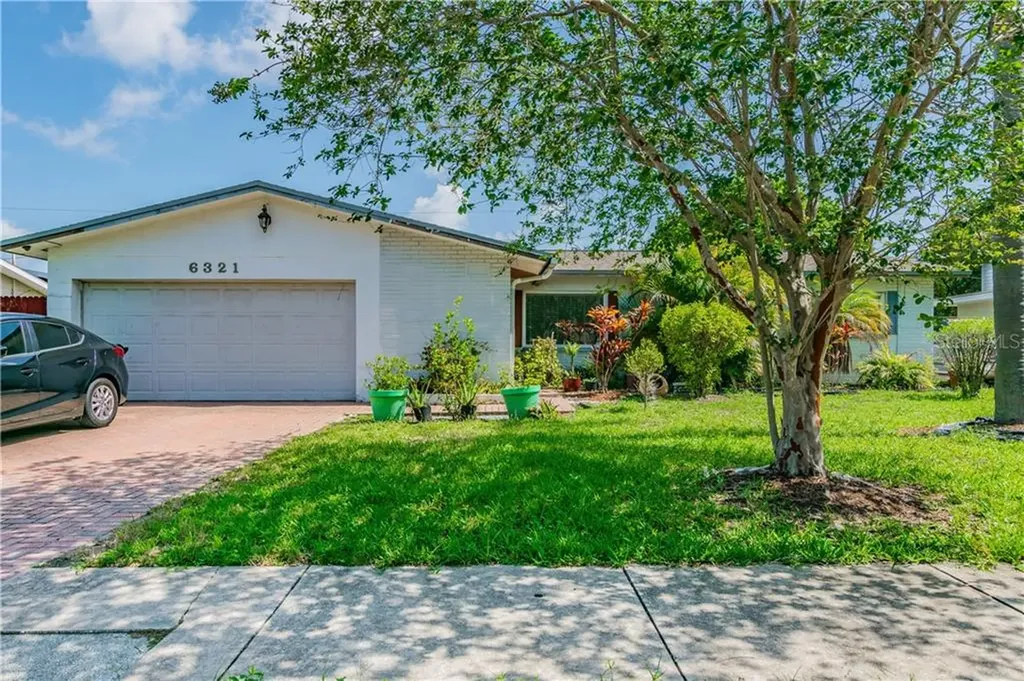 6321 22nd Avenue N St Petersburg FL 33710