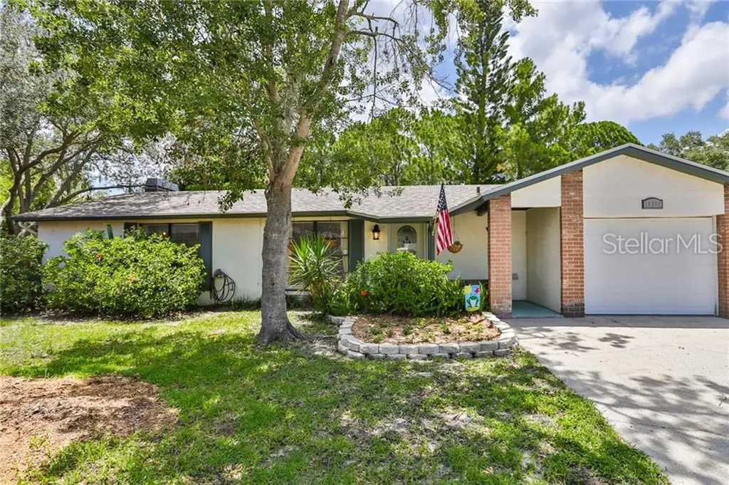 10306 Roundtree Court Tampa FL 33615