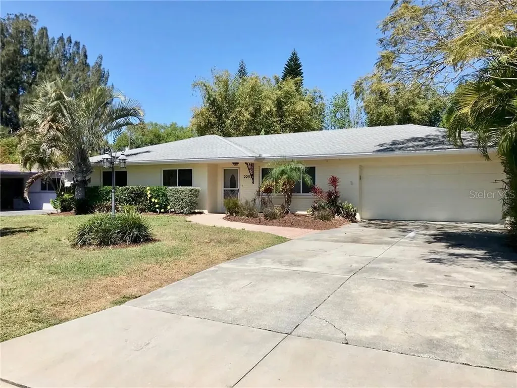 2253 Sunnyside Lane Sarasota FL 34239