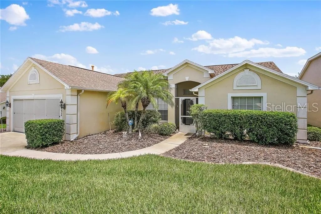 26952 Honeymoon Avenue Leesburg FL 34748