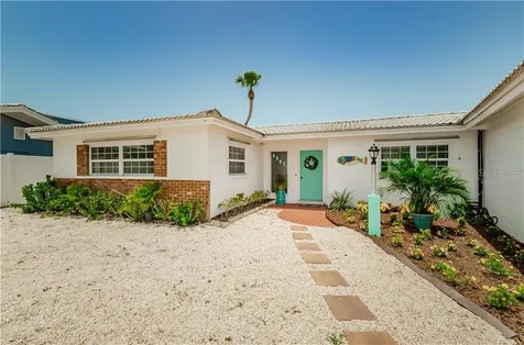 8547 42nd Avenue N St Petersburg FL 33709