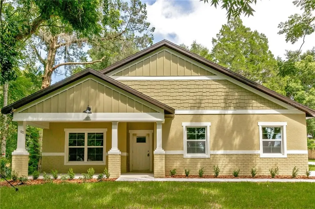 13911 9th Street Dade City FL 33525