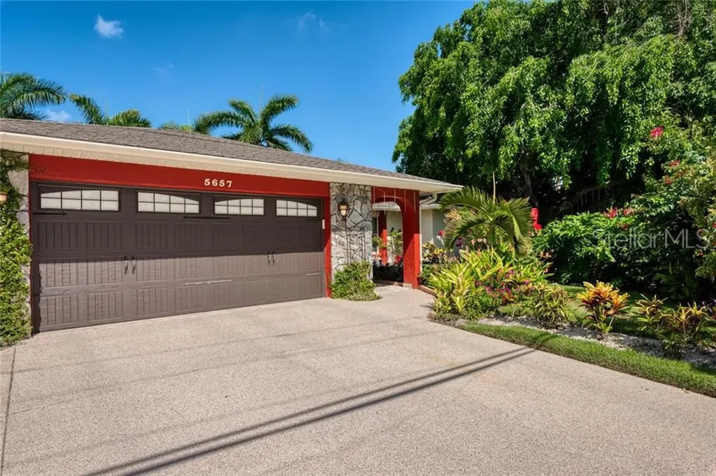 5657 America Drive Sarasota FL 34231