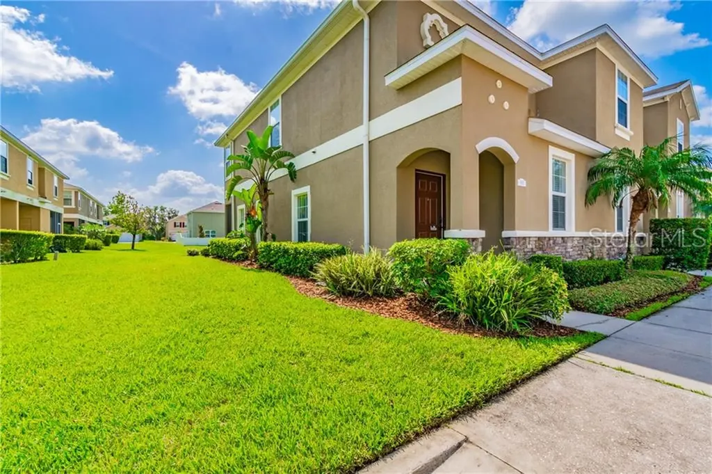 1915 Greenwood Valley Drive Plant City FL 33563