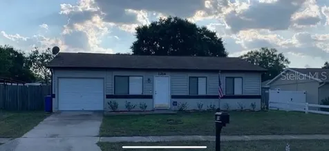 1314 Piney Branch Circle Valrico FL 33594