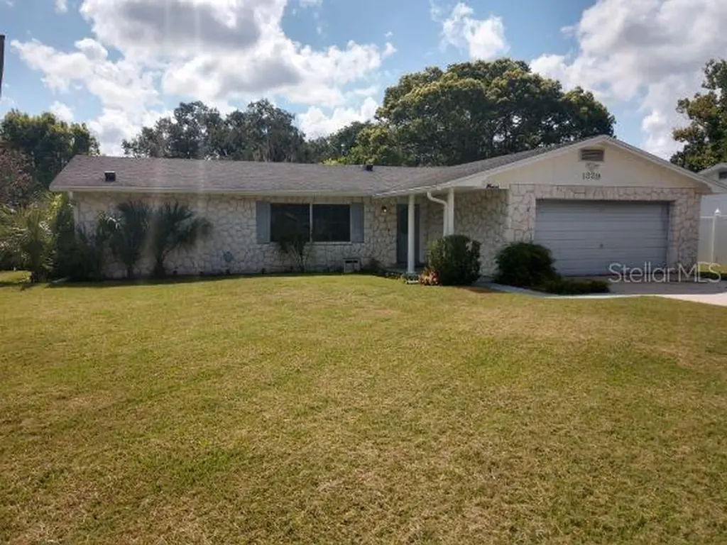 1329 Magdalene Court W Lakeland FL 33801