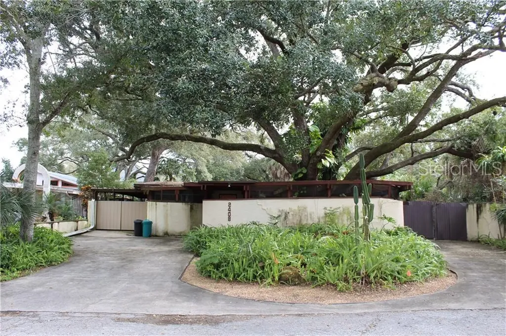 2408 S Clark Avenue Tampa FL 33629