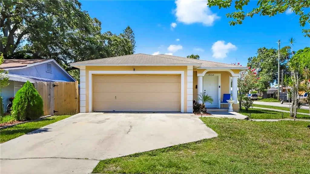 4358 1st Avenue S St Petersburg FL 33711