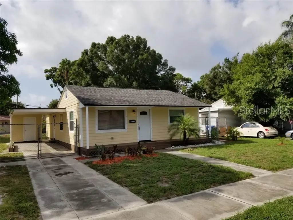 8221 Diagonal Road N St Petersburg FL 33702