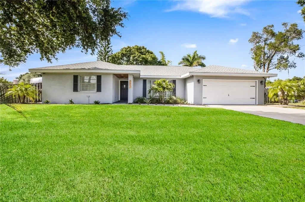 5611 43rd Avenue E Bradenton FL 34208
