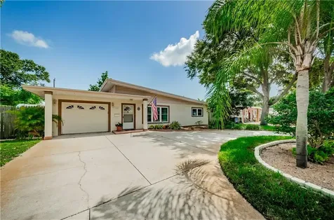5649 35th Avenue N St Petersburg FL 33710