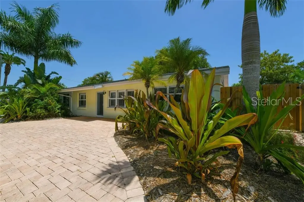 2446 Grove Street Sarasota FL 34239