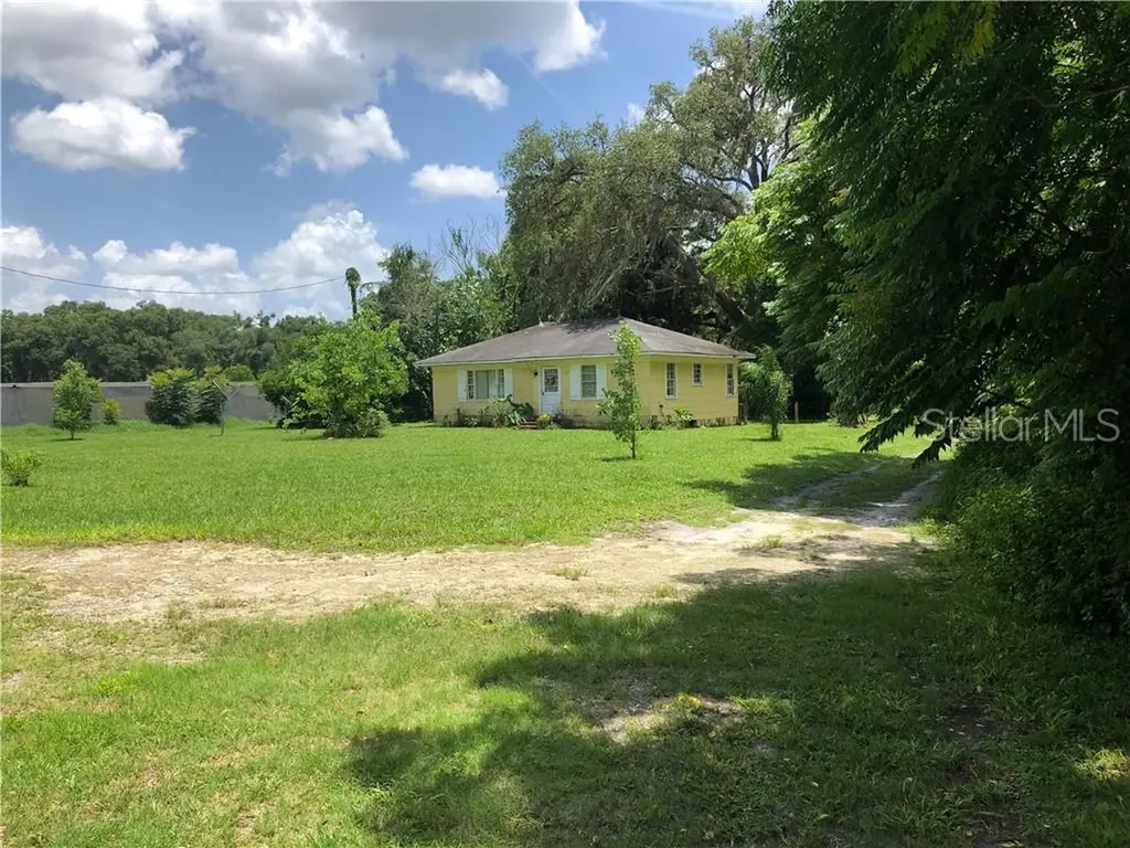 1135 Shaw Lake Road Pierson FL 32180