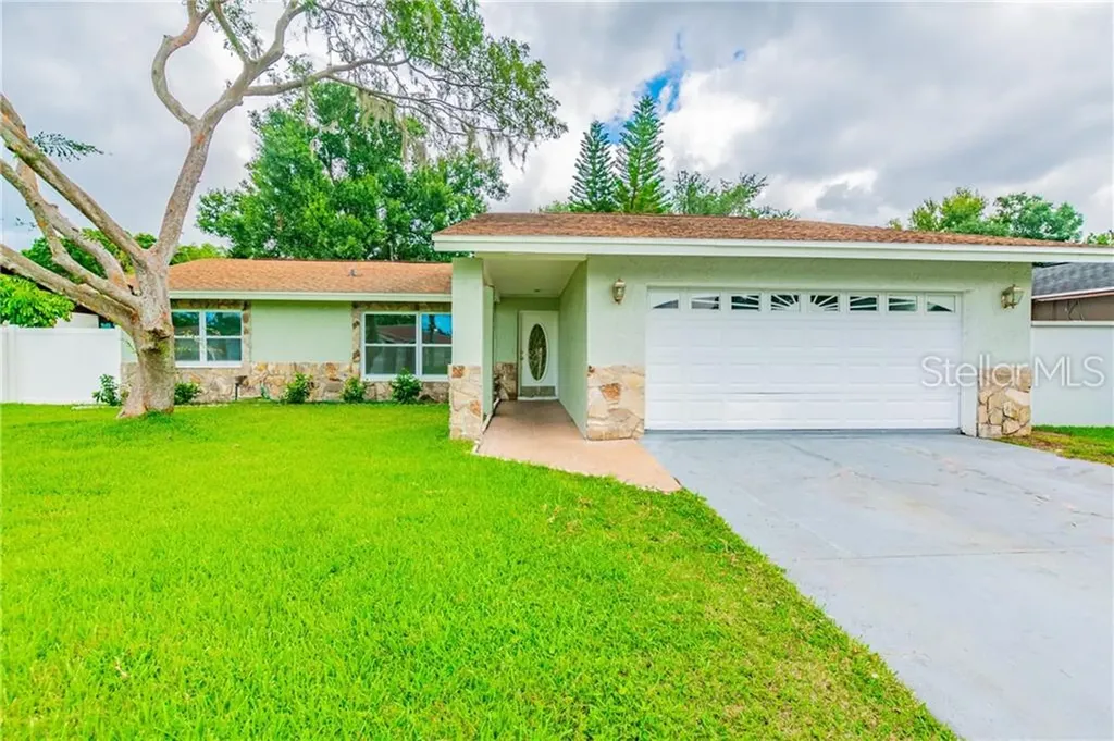 13720 Country Court Drive Tampa FL 33625