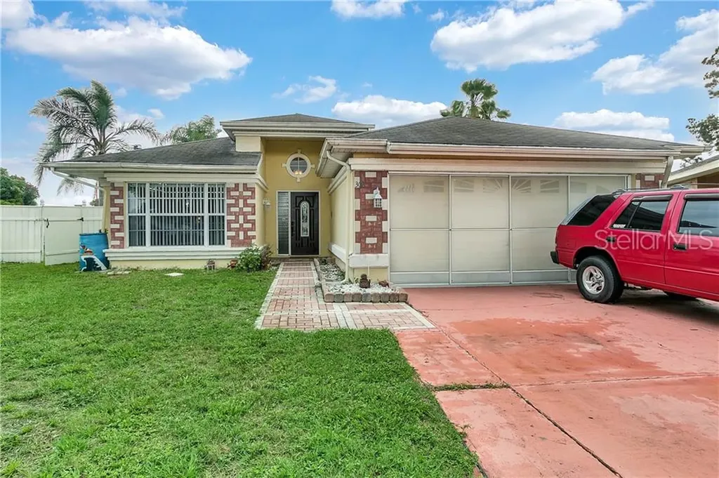 306 Palmview Court Kissimmee FL 34743