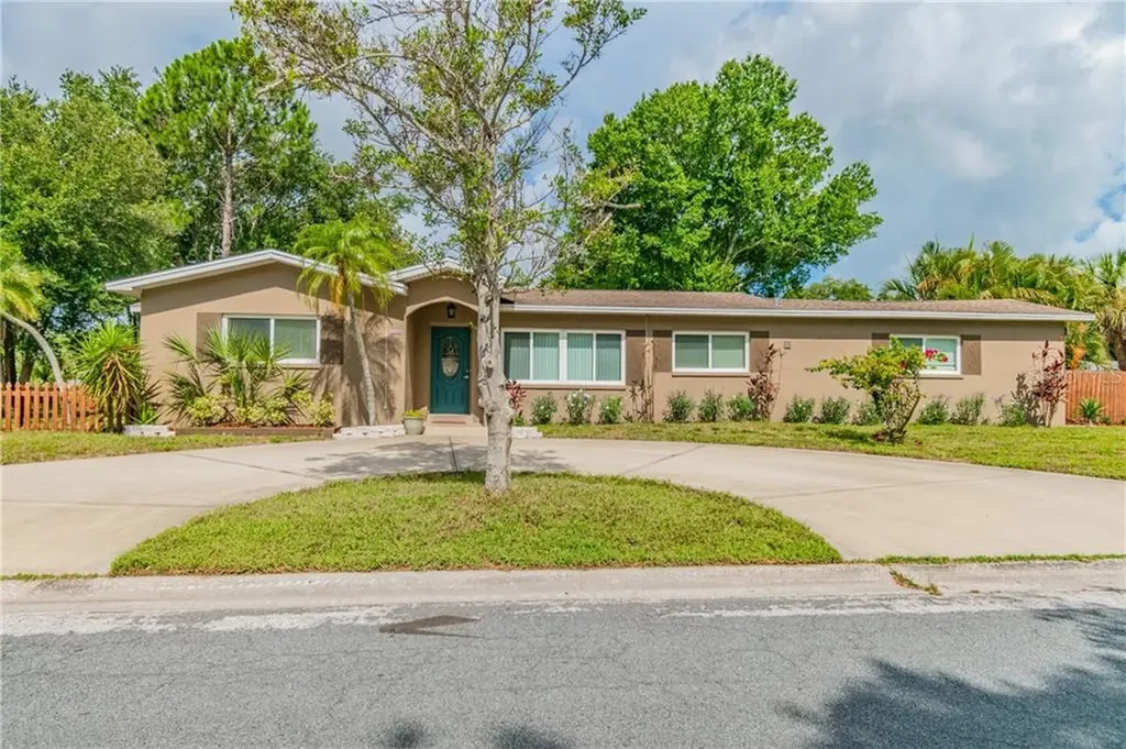 3800 Birch Street NE St Petersburg FL 33703
